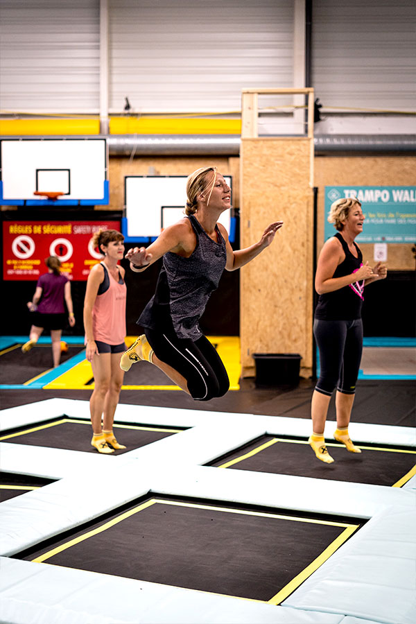Fitness trampoline
