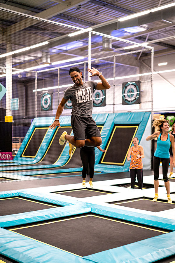 Fitness trampoline